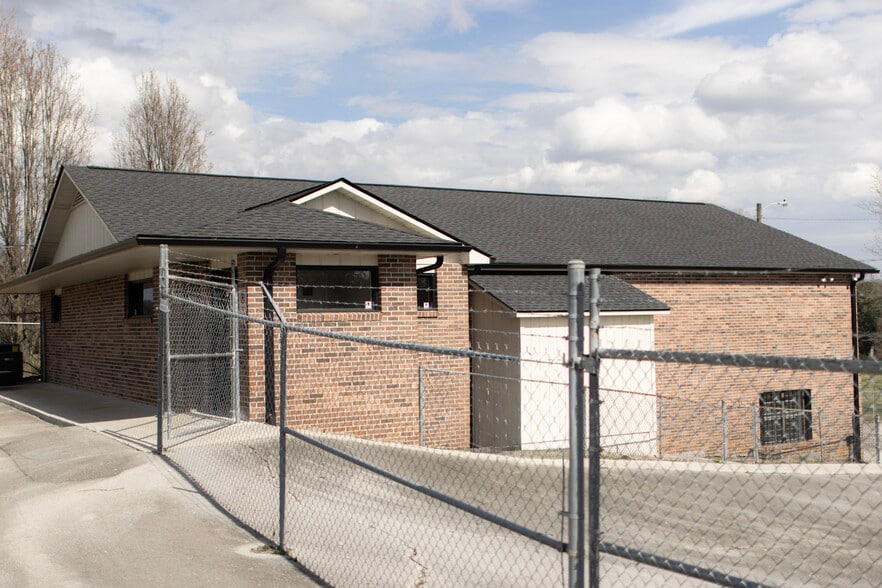 More Photos Of 10022 Rutledge Pike, Knoxville Medical For Sale