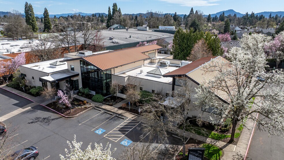 Primary Photo Of 2550 Willakenze Rd, Eugene Medical For Lease