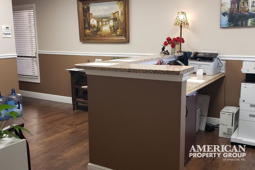 More Photos Of 2831 Ringling Blvd, Sarasota Office For Sale