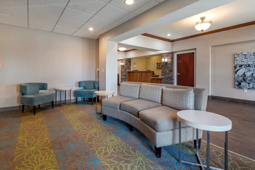 More Photos Of 3698 US 40, Oakley Hotel For Sale