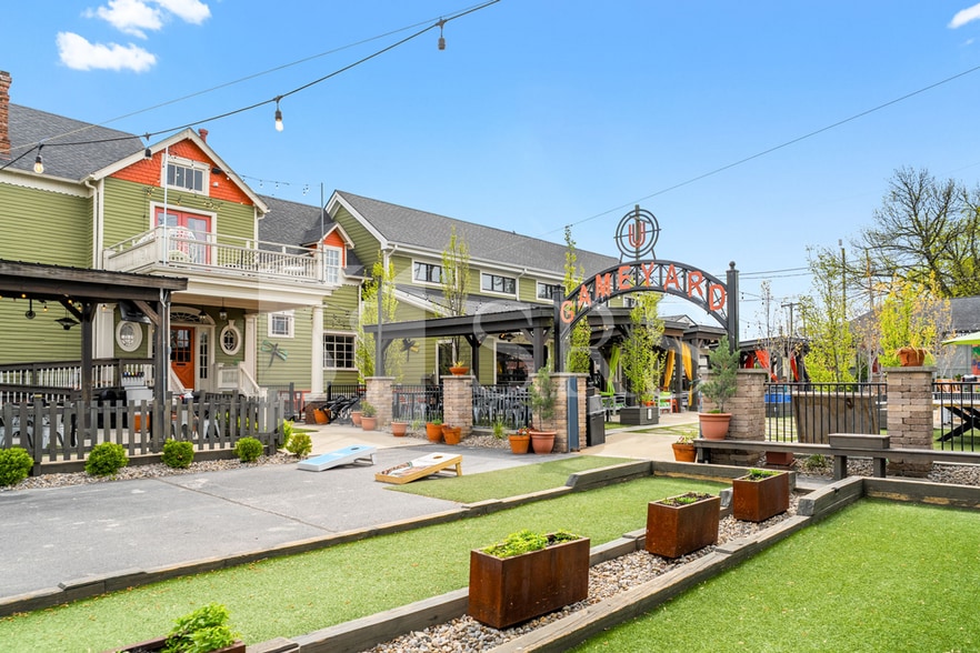 More Photos Of , Jeffersonville General Retail For Sale