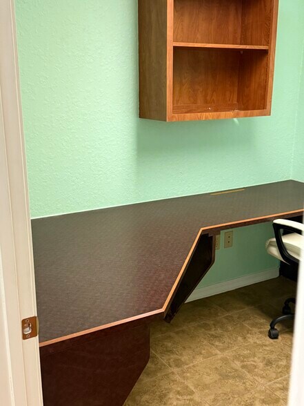 More Photos Of 1116 Us-17, Palatka Medical For Lease