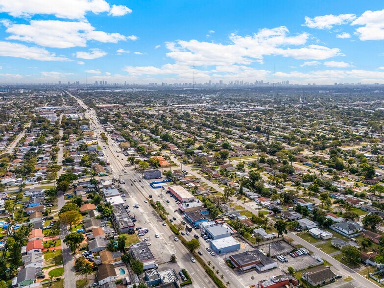 More Photos Of 6438-6440 Pembroke Rd, Miramar Storefront For Sale