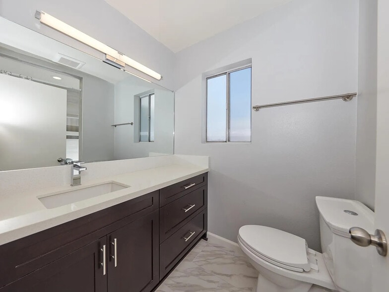 More Photos Of 1811 S Bentley Ave, Los Angeles Apartments For Sale