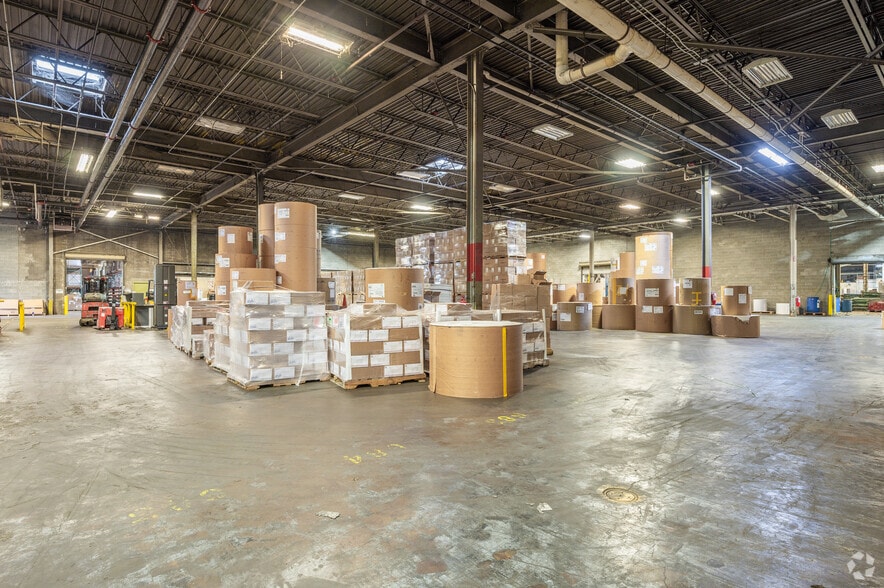 More Photos Of 4437 E 49th St, Cleveland Warehouse For Lease
