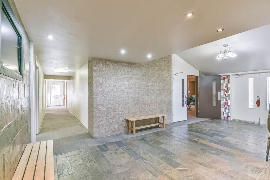 More Photos Of 426 Winnie, Galveston Religious Facility For Lease