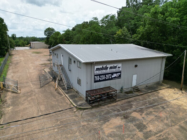 More Photos Of 5129 S McRaven Rd, Jackson Showroom For Sale