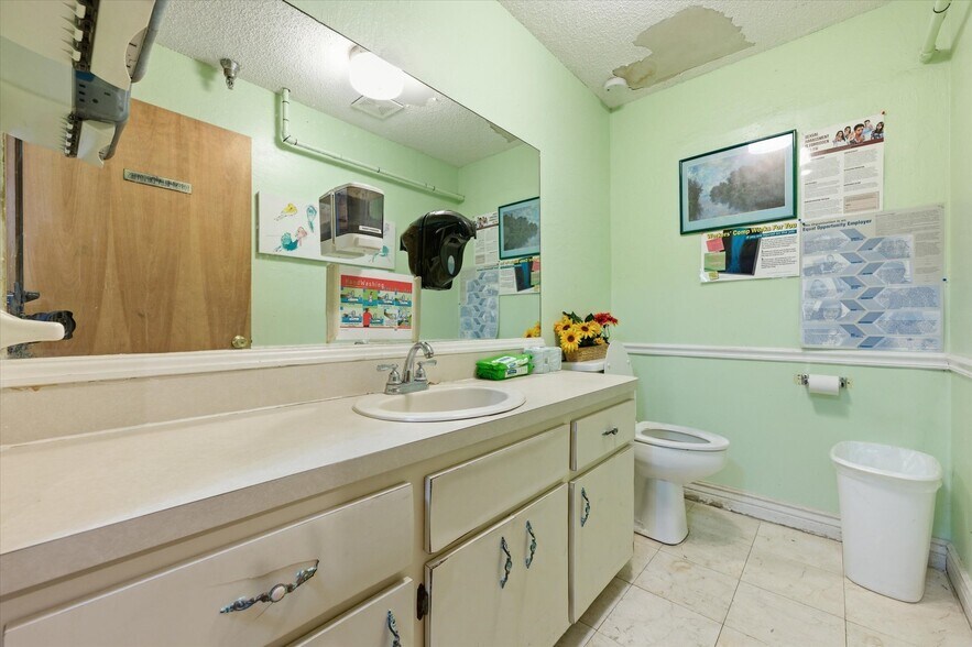 More Photos Of 7435 Plathe Rd, New Port Richey Assisted Living For Sale