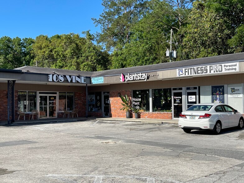 More Photos Of 3729-3749 W University Ave, Gainesville General Retail For Lease
