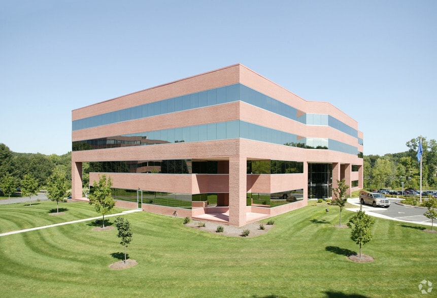 More Photos Of 455 Winding Brook Dr, Glastonbury Office For Lease