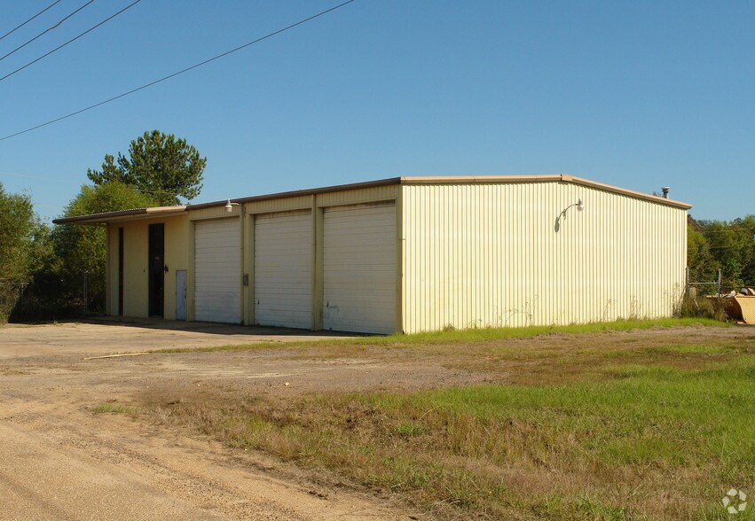 More Photos Of 108 Midco Rd, Jackson Warehouse For Lease