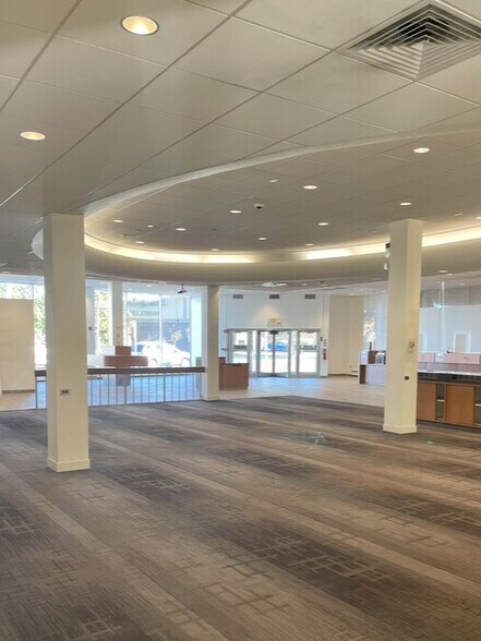 More Photos Of 60 Hempstead Ave, West Hempstead Office For Lease