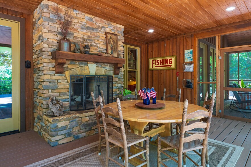 More Photos Of 1638 Old Minor Rd, Culloden Specialty For Sale