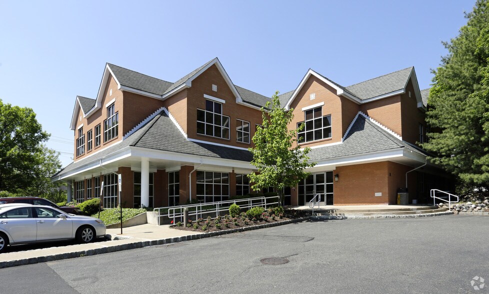 Primary Photo Of 40 Main St, Chatham Medical For Lease