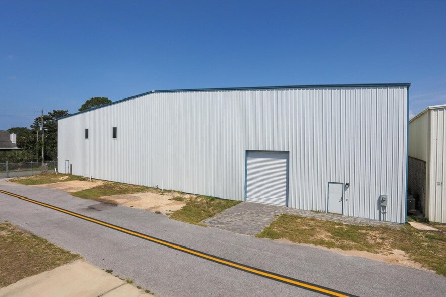 More Photos Of 1001 Airport Rd, Destin Airplane Hangar For Sale