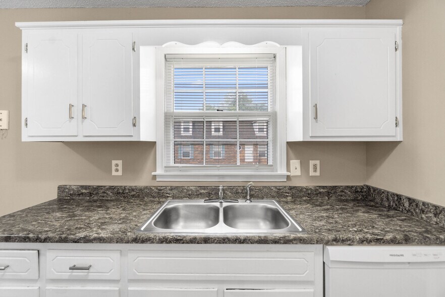More Photos Of 279B Harrier ct, Clarksville Apartments For Sale