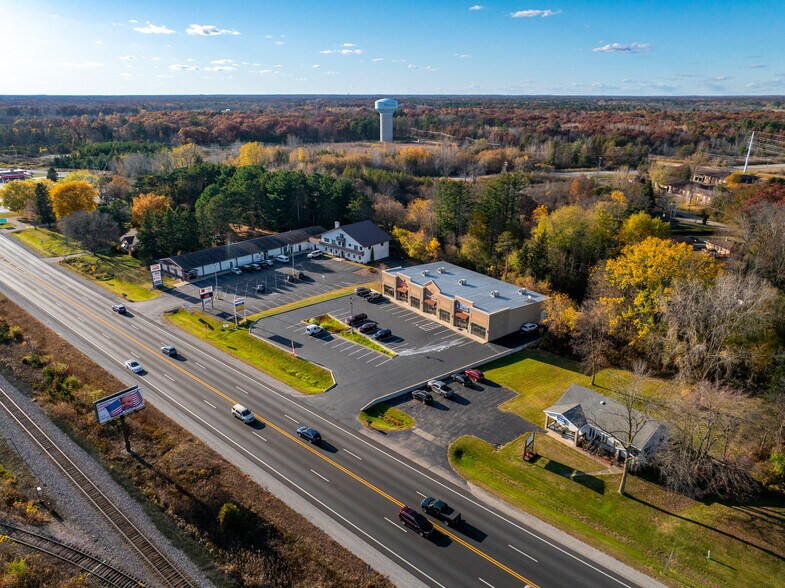 More Photos Of 2025 Marinette Ave, Marinette General Retail For Sale