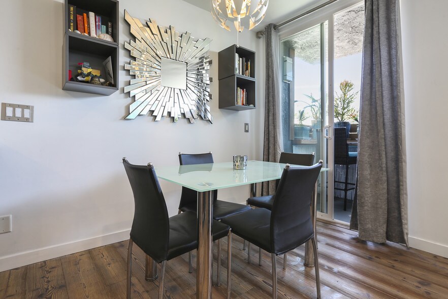More Photos Of 472 Rosecrans Ave, Manhattan Beach Apartments For Sale