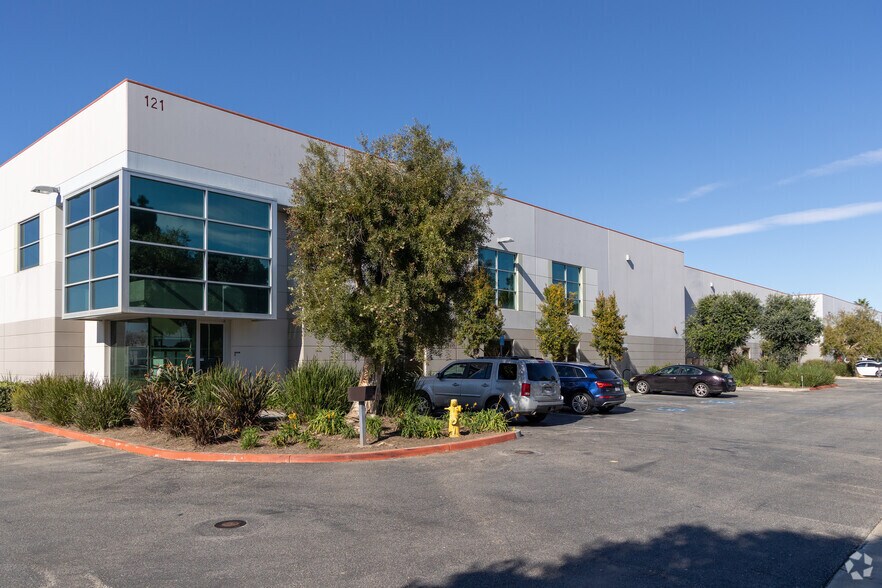 More Photos Of 111 S Rice Ave, Oxnard Warehouse For Lease