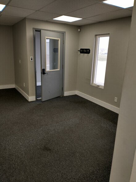 More Photos Of 1902 Eisenhower Dr N, Goshen Industrial For Lease