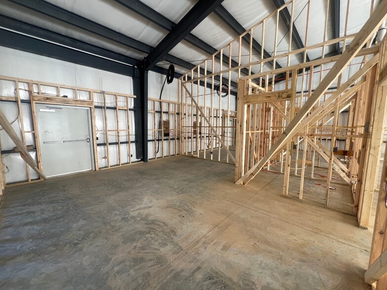 More Photos Of 2109 Chanabby Ct, Statesboro Warehouse For Lease