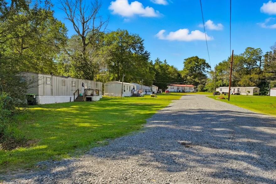 More Photos Of 120 Pine Circle Cir, Ellaville Manufactured Housing Mobile Home Park For Sale