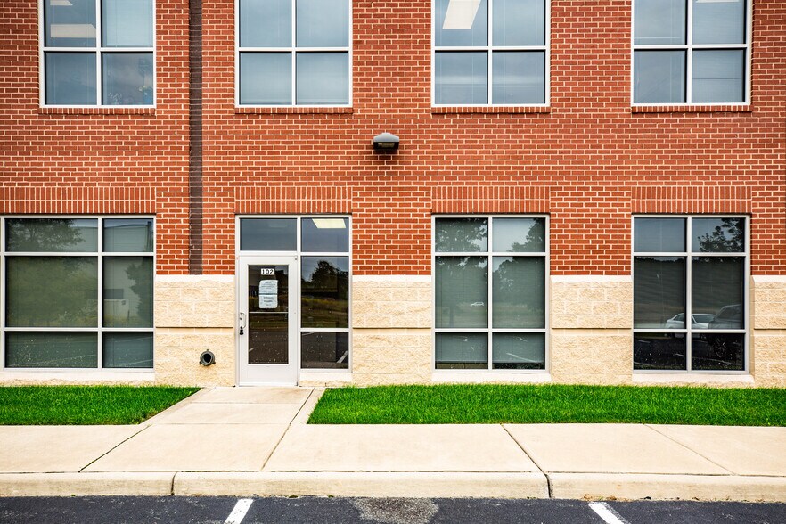 More Photos Of 9530 Cosner Dr, Fredericksburg Medical For Lease