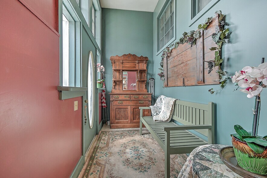 More Photos Of 19407 Bethel Rd, Abingdon Flex For Sale