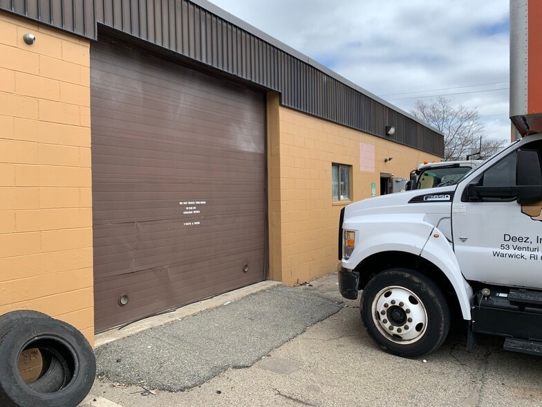 More Photos Of 53-101 Venturi Ave, Warwick Distribution For Lease