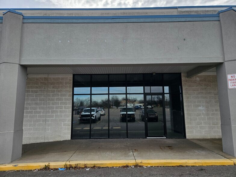 More Photos Of 1811-1833 Mckees Rocks Rd, McKees Rocks Storefront For Lease