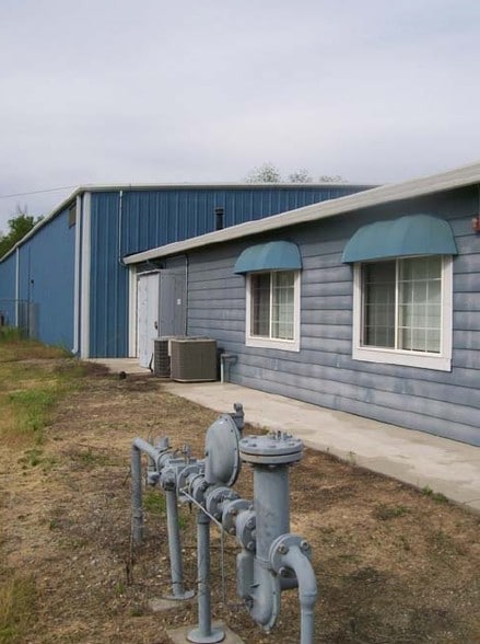 More Photos Of 6100 Bellevue Ln, Anderson Warehouse For Sale