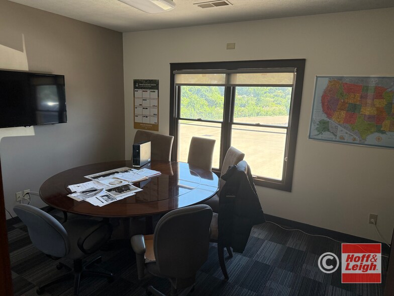 More Photos Of 1680 Industrial Pky, Brunswick Office For Sale