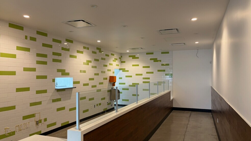 More Photos Of 8460 W Sunset Rd, Las Vegas Unknown For Lease