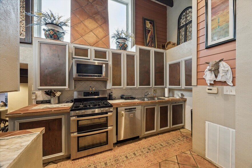 More Photos Of 614 Pine Gully Rd, Seabrook Apartments For Sale