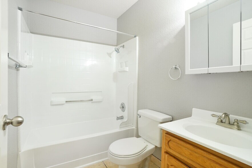 More Photos Of 1017 H St, Antioch Apartments For Sale