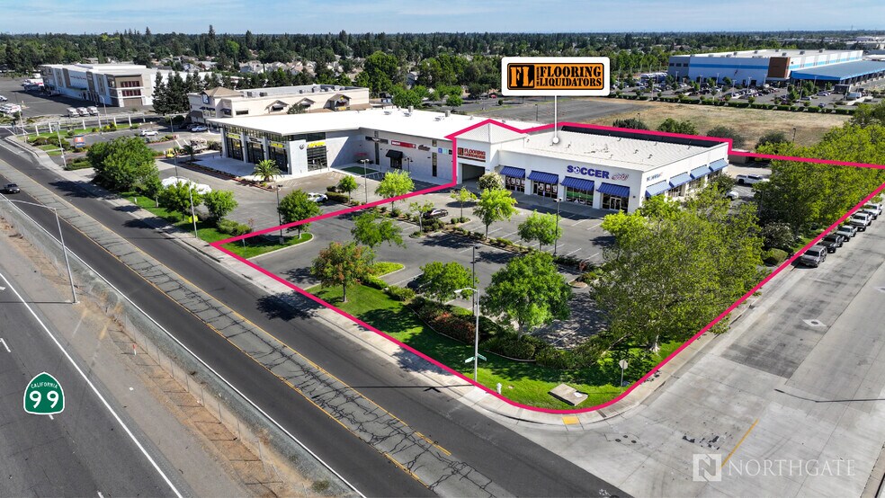 More Photos Of 10299 E Stockton Blvd, Elk Grove Storefront For Sale