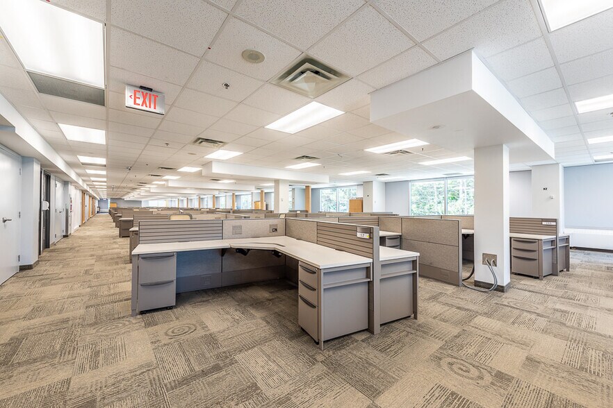 More Photos Of 2737 Joseph Howe Dr, Halifax Office For Lease
