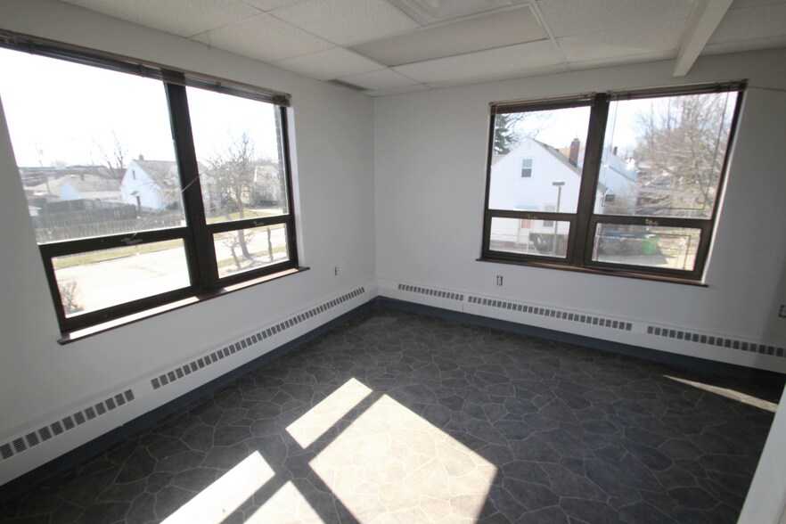 More Photos Of 5706 Turney Rd, Garfield Heights Medical For Lease