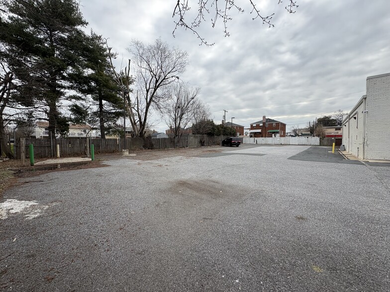 More Photos Of 1725 Dundalk Ave, Baltimore Convenience Store For Sale