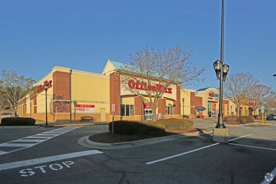 More Photos Of 1021-1079 Beaver Creek Commons Dr, Apex Freestanding For Lease