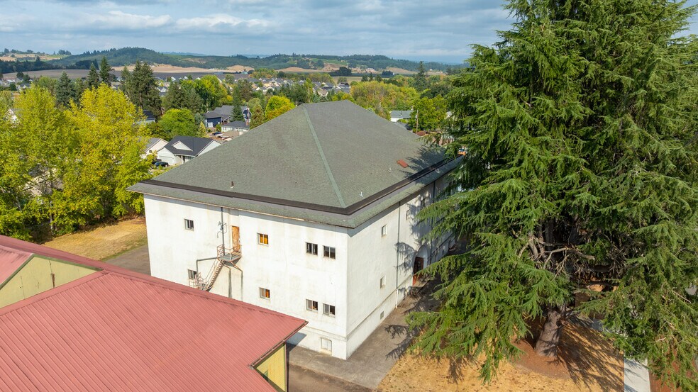 More Photos Of 229 E Monroe St, Carlton Apartments For Sale