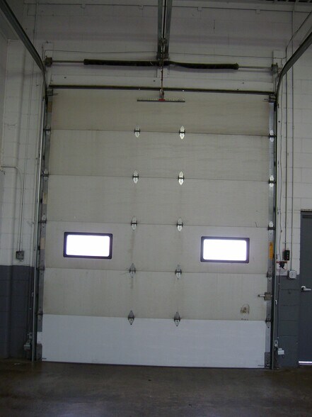 More Photos Of 887-893 Pierce Butler Route, Saint Paul Warehouse For Lease