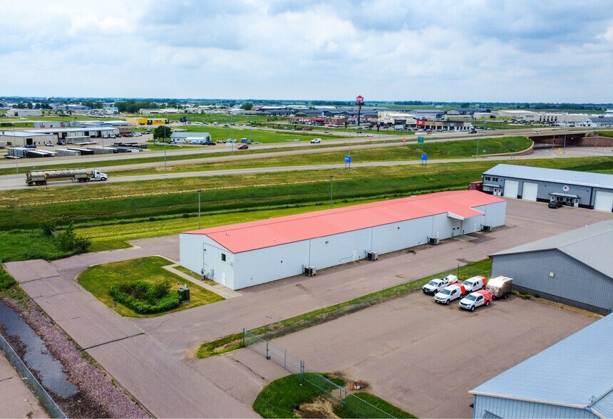 More Photos Of 47054 104th St, Sioux Falls Warehouse For Lease