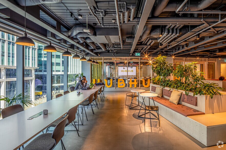 More Photos Of 20 Farringdon St, London Coworking Space