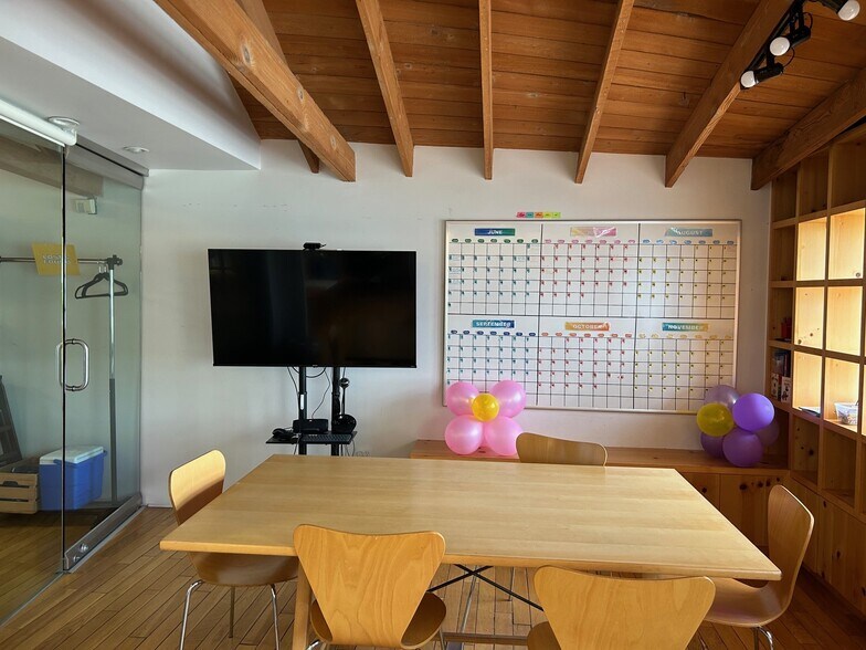 More Photos Of 2254 S Sepulveda Blvd, Los Angeles Loft Creative Space For Sale