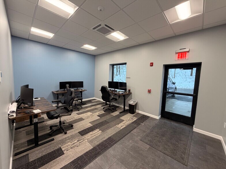 More Photos Of 630 Fifth Ave, East McKeesport Warehouse For Lease