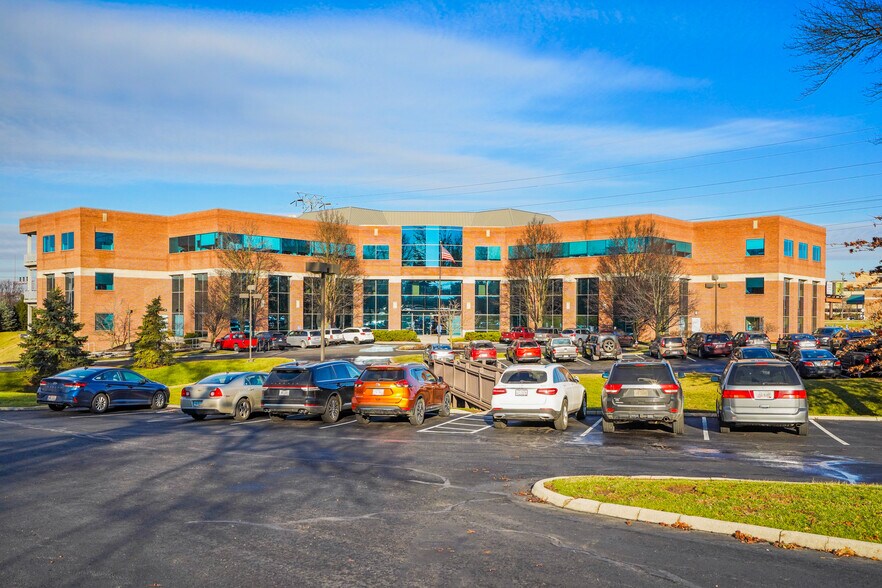 Primary Photo Of 85 McNaughten Rd, Columbus Medical For Lease