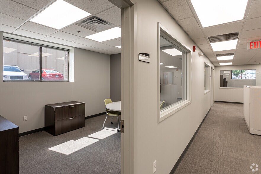 More Photos Of 936 Silas Deane Hwy, Wethersfield Office For Lease