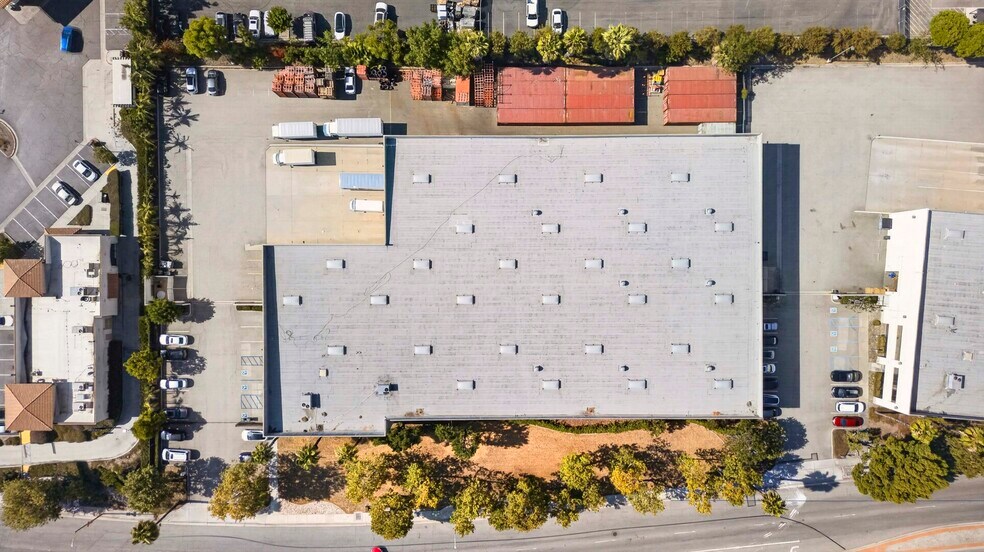 More Photos Of 13875 Live Oak Ave, Irwindale Warehouse For Sale