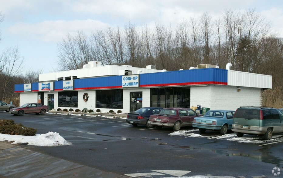 More Photos Of 441 Middle Tpke W, Manchester Freestanding For Sale